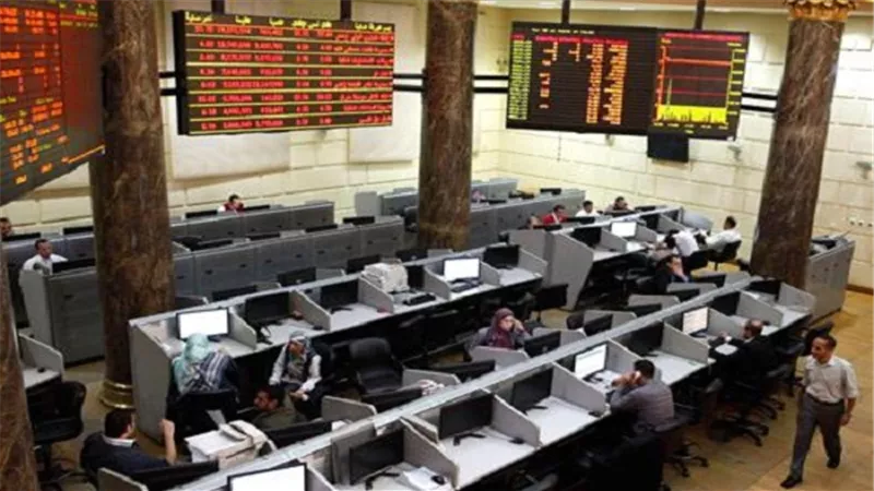 المؤشر الرئيسي للبورصة المصرية يتراجع 3.37 % خلال مايو