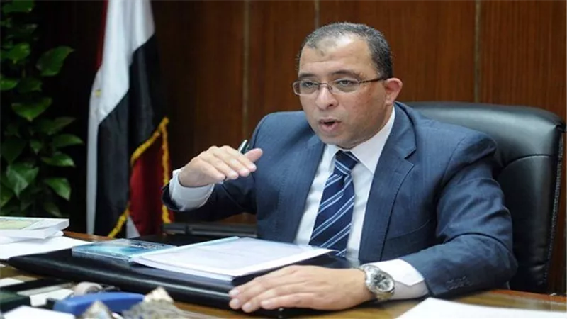 قيادات عمالية تناقش 