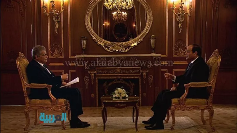 الصفحة الرسمية للسيسي تنشر صور الحوار مع أسامة كمال 