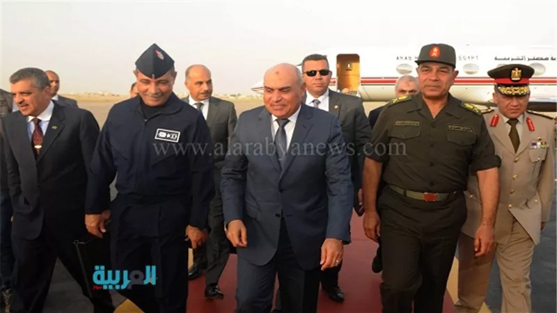الفريق صدقي صبحي يعود من فرنسا بعد إتمام صفقة 
