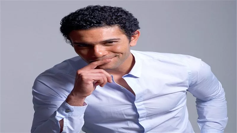 آسر ياسين يهنئ جمهوره بشهر رمضان الكريم 