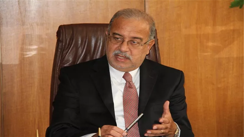 رئيس الوزراء يتابع امتحانات الثانوية من غرفة عمليات 