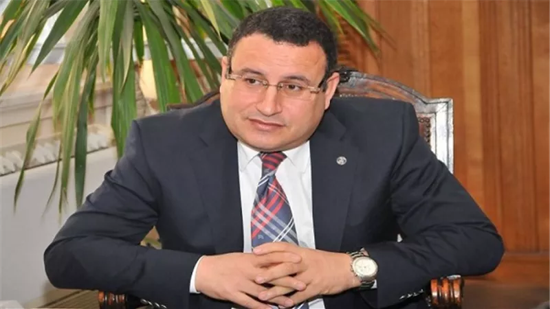 التحقيق مع أستاذ بـ