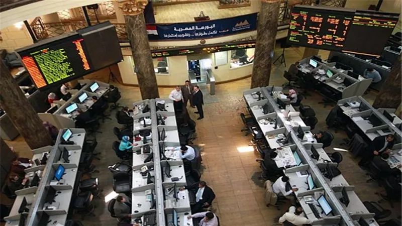 محلل مالي: طرح شركة حكومية في البورصة يدعم الاستثمار في مصر