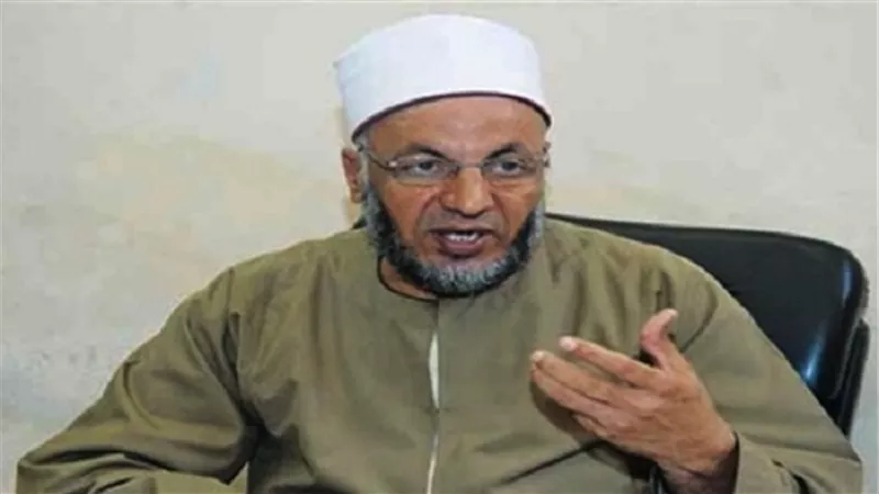 بالفيديو.. عالم أزهري: يجوز أن تعطي الأم الزكاة لـ