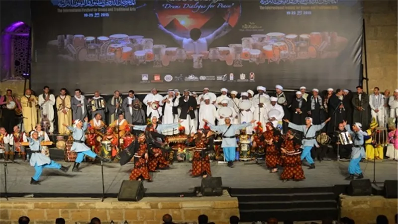 إنشاد ديني ومعارض فنون تشكيلية على مسرح شارع المعز