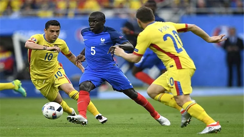 التعادل السلبي بين فرنسا ورومانيا في