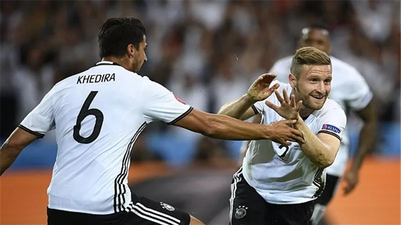 بالفيديو.. ألمانيا تعبر أوكرانيا في أولى لقاءاتهما بـ