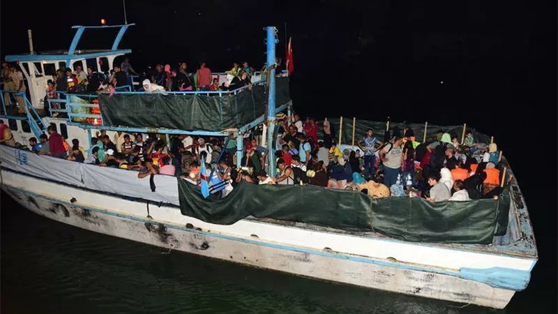 خفر السواحل في إيطاليا ينقذ 1230 مهاجرًا غير شرعي