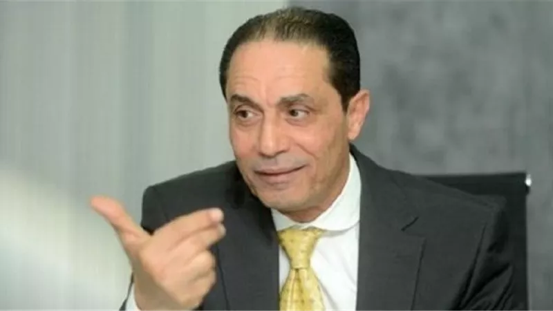 أستاذ إعلام: صاحب إعلان 
