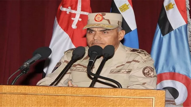 عبدالغفار يهنئ وزير الدفاع بذكرى العاشر من رمضان 