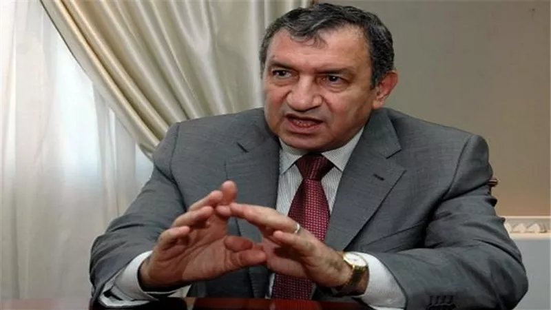 بالصور.. عصام شرف يحضر احتفالية 
