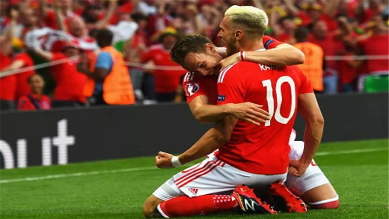 بالفيديو.. ويلز تتقدم على روسيا بهدفين في الشوط الأول