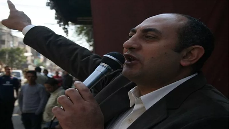 خالد علي: توزيع مستندات 