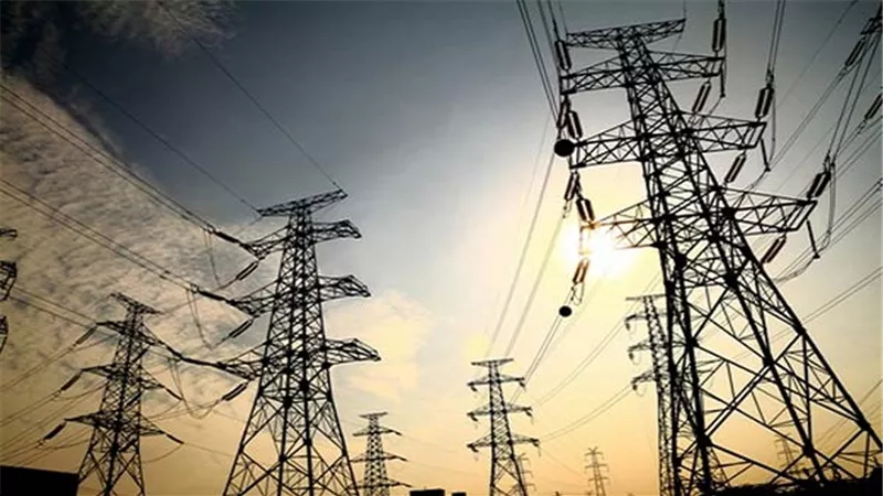 إنتاج الكهرباء في العراق يتجاوز 13.7 ألف ميجاوات لأول مرة