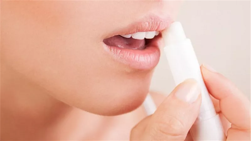 بالفيديو.. أمين الفتوى: مرطب الشفاة لا يفطر بشروط 