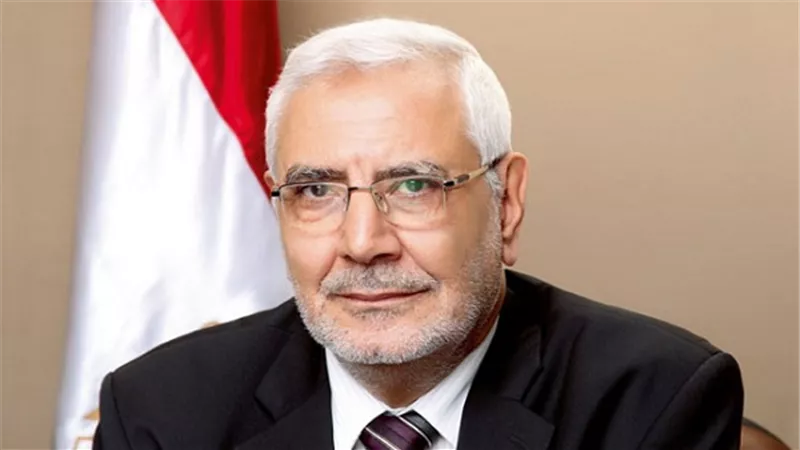 الرجل الرمادي ولغز الإخوان.. 