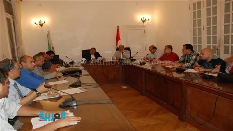 تفاصيل لقاء محافظ الجيزة مع ممثلي أهالي العياط.. الدالي: مشروعات قومية للقضاء على مشاكل انقطاع المياه.. و85 مليون جنيه لتوسعات 