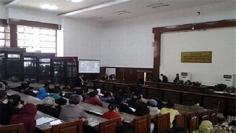تجهيز قاعة محاكمة المتهمين في 