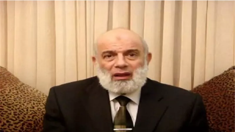 ننشر نص قرار إحالة وجدي غنيم و7 آخرين للجنايات