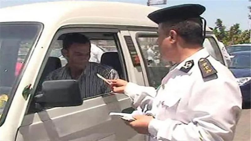 مصدر أمني ينفي منح صلاحية لأشخاص بإنهاء التراخيص بالقاهرة
