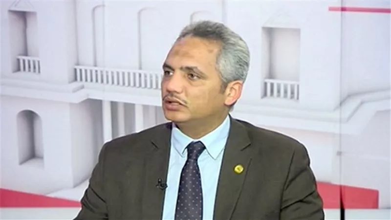 وزراء يطالب 