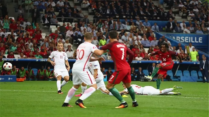 بالفيديو.. البرتغال تتعادل مع بولندا في الشوط الأول