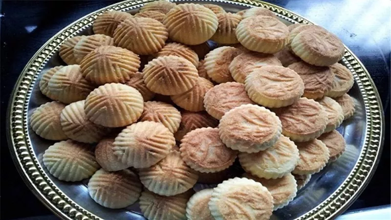 بسبب المكسرات.. ارتفاع أسعار الكعك السادة 10 جنيهات.. التموين والقوات المسلحة تنافسان المحال التجارية بأسعار مخفضة.. مواطنون: 