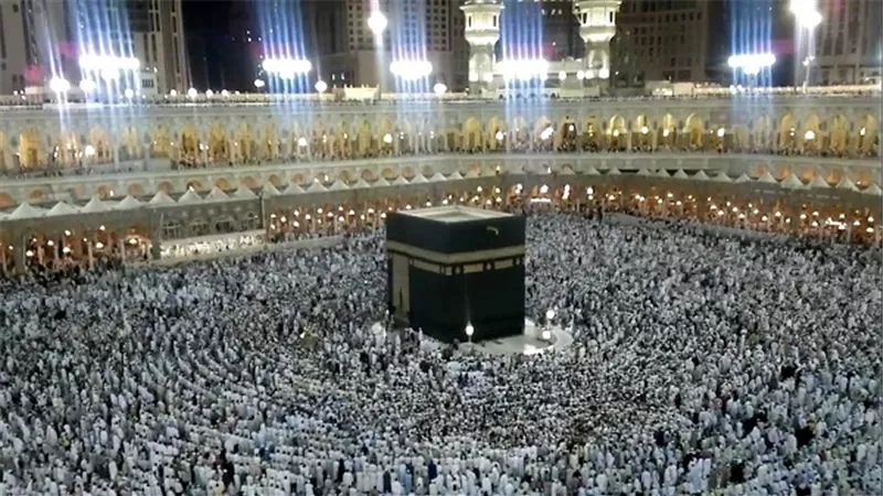 بث مباشر لصلاة التهجد من الحرم المكي في ليلة القدر