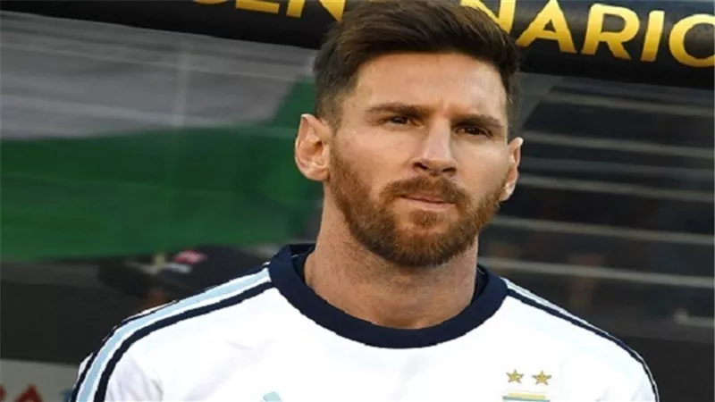 طبيب منتخب الأرجنتين يكشف حقيقة اعتزال ميسي