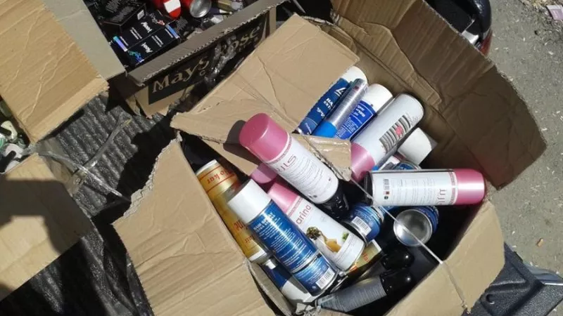 ضبط صاحب محل يبيع مستحضرات تجميل مجهولة المصدر بعين شمس