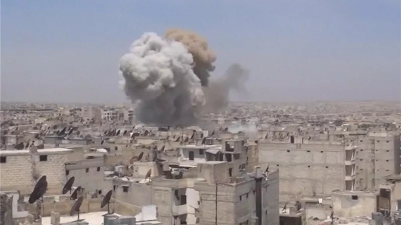 سياسي سوري: الجماعات الإرهابية وراء قصف المدنيين في حلب