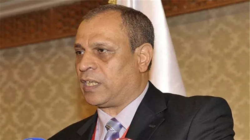 حاتم زكريا: النقيب لا يجرؤ على طرد صحفي معتصم بالنقابة