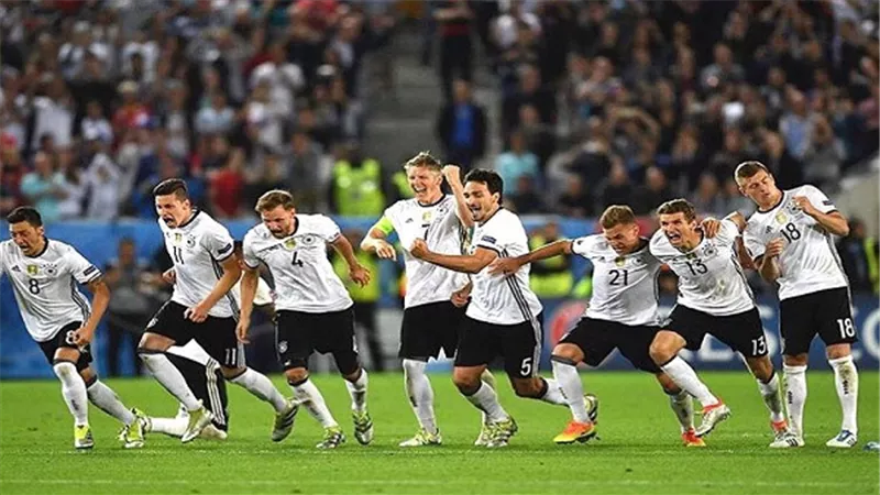ألمانيا تحقق 7 أرقام قياسية عقب الفوز على إيطاليا في 