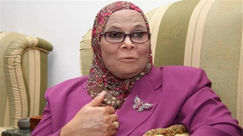 آمنة نصير: حذف آيات 