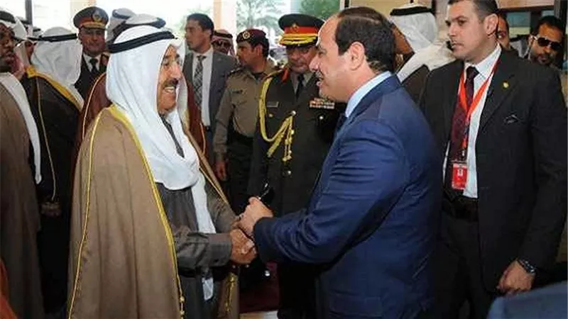  السيسي يهنئ الشيخ صباح الأحمد بحلول عيد الفطر