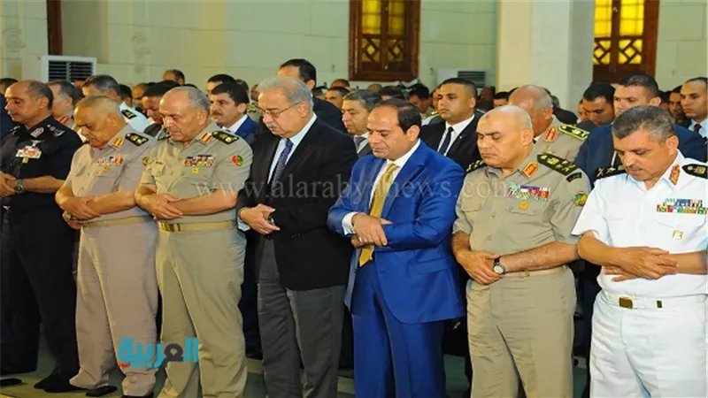 بالصور... «السيسي» يؤدي صلاة عيد الفطر بمسجد «القوات البحرية» بالإسكندرية