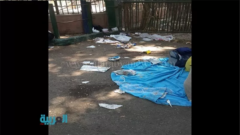 بالصور.. انتشار القمامة بحديقة الحيوان 