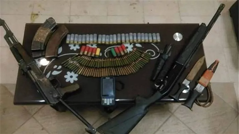 ضبط شخصين بحوزتهما 4 قطع أسلحة نارية و11 طلقة في بنها