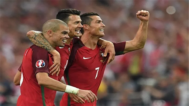 بث مباشر.. البرتغال تواجه ويلز بنصف نهائي 