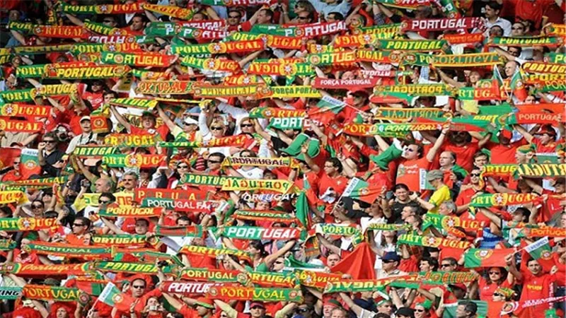 جماهير البرتغال تدعم منتخب بلادها في مران اليوم