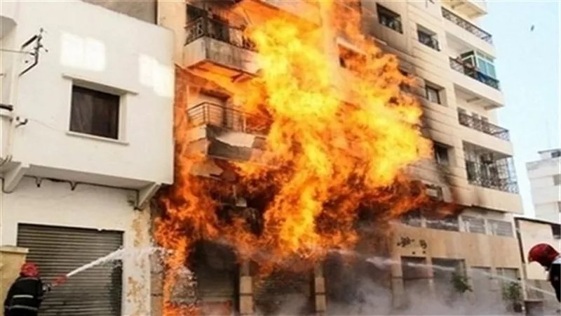 حريق يلتهم محل أحذية خلف نقطة شرطة البدرشين 