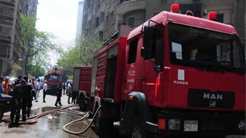  4 سيارات إطفاء لإخماد حريق بمنزل بقرية العبدة في الصف 
