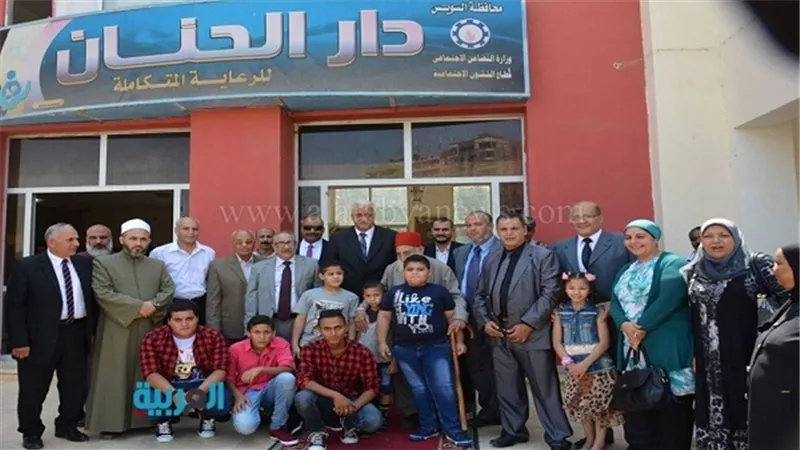 محافظ السويس يشارك أطفال دار الحنان فرحتهم بالعيد