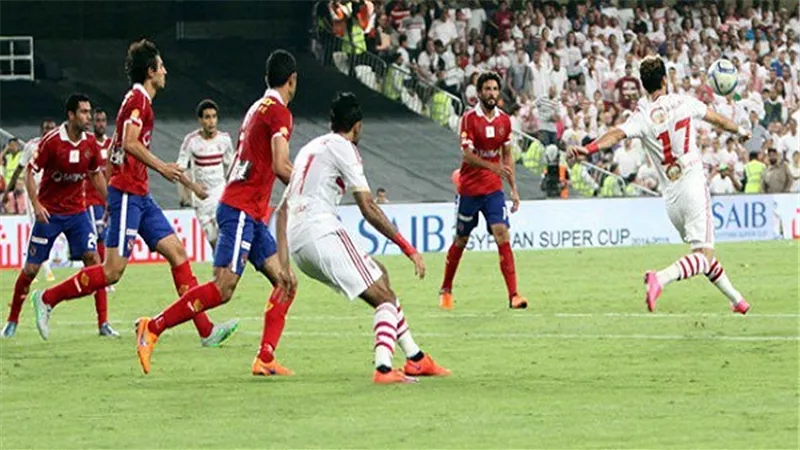 وصول الأهلي والزمالك إلى ملعب السويس