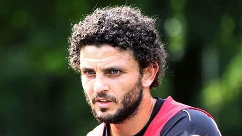 بالصورة.. حسام غالي يدخن الشيشة