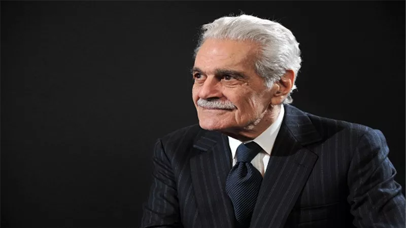 عمر الشريف من شط إسكندرية إلى هوليوود.. فتى أحلام البنات وقدوة الرجال