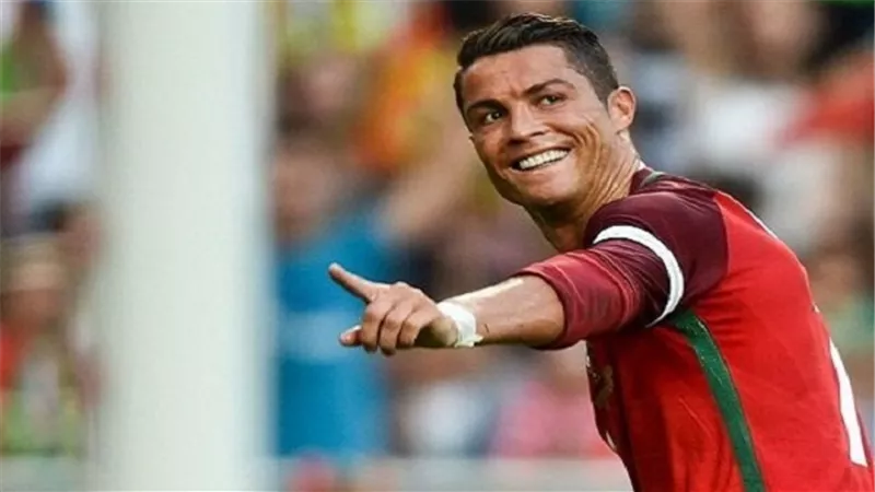  رئيس البرتغال يمنح 