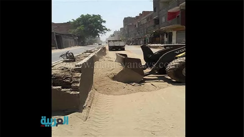 بالصور.. ‏حملة لرفع الأتربة ومتابعة أعمال الرصف بالقناطر الخيرية‏