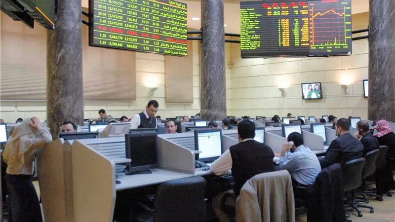 تباين لمؤشرات البورصة خلال منتصف التعاملات 